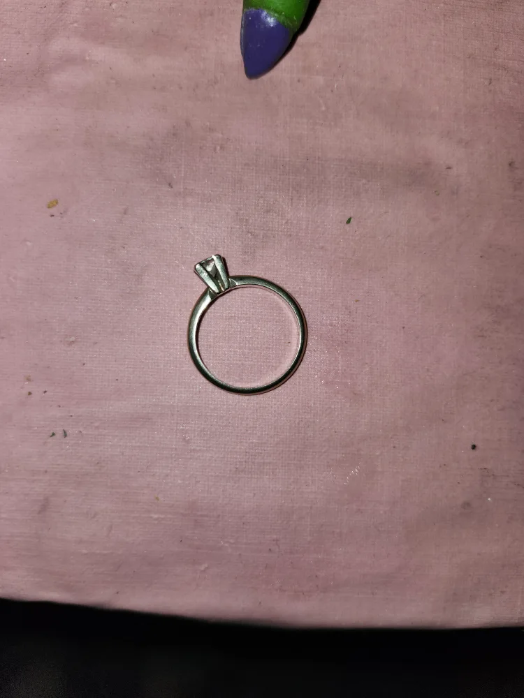 1898 White Gold Diamond Ring image indicator(5)