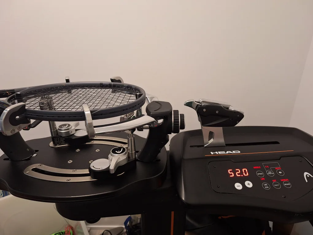 Head Electric tennis racket stringing machine thumbnail