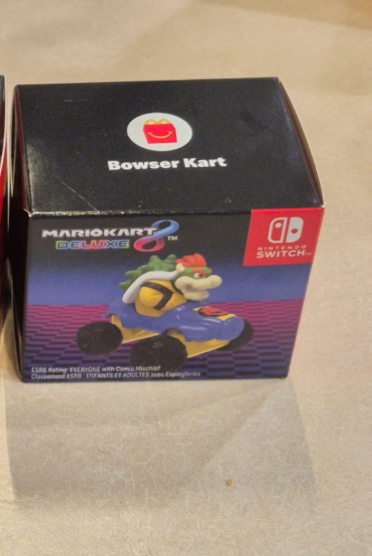 (Trade) Mario Kart Delux 8 Bowser Karts
