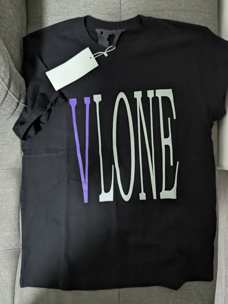 Vlone T-Shirt thumbnail