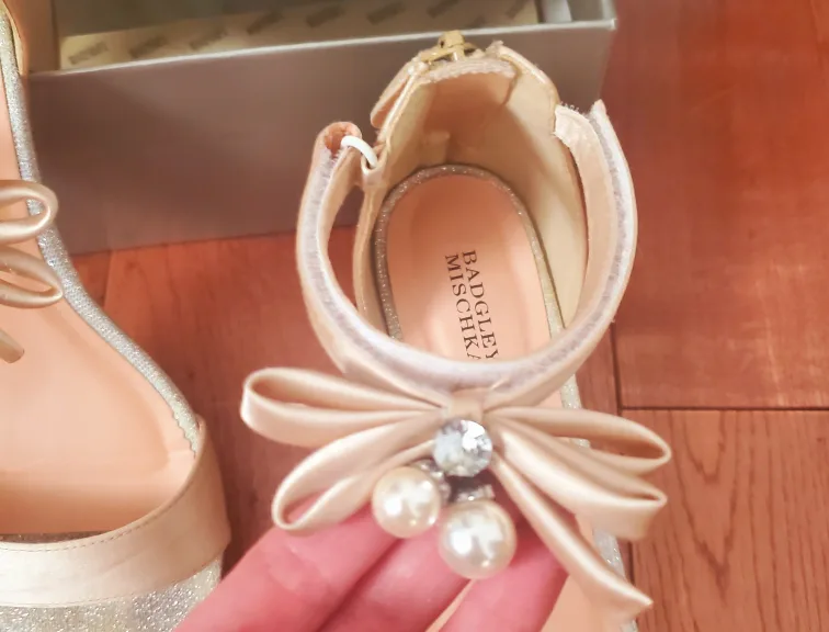 Badgley Mischka Girls' Sandals - size 5 US image indicator(2)