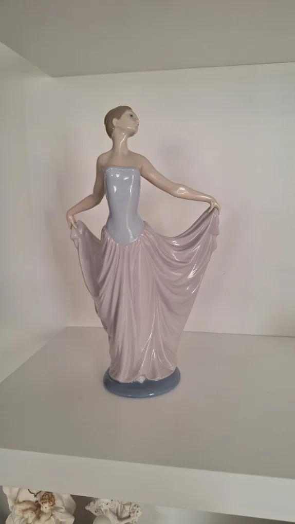 Lladro Ballerina Figurine thumbnail