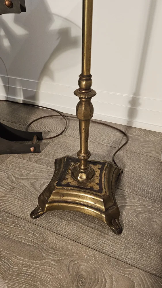 Vintage Brass Floor Lamp image indicator(2)