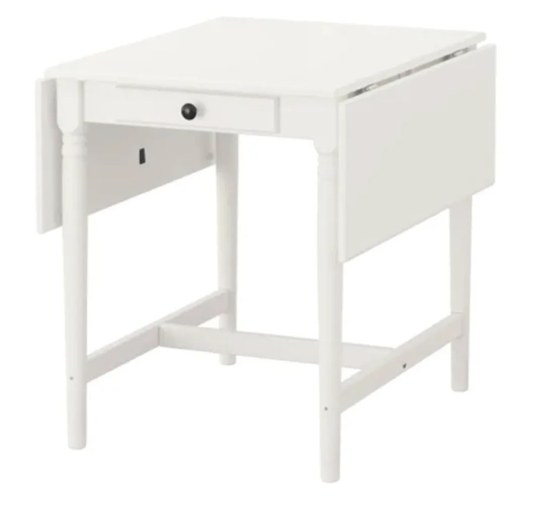 IKEA Drop-leaf table, dining table with a rug (photo) image indicator(4)