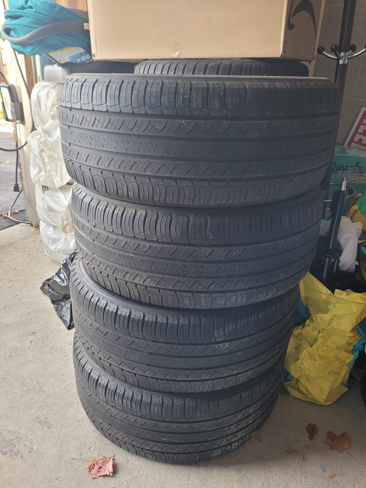 235 50 18 Michelin Latitude Tour HP Tires - photo 3