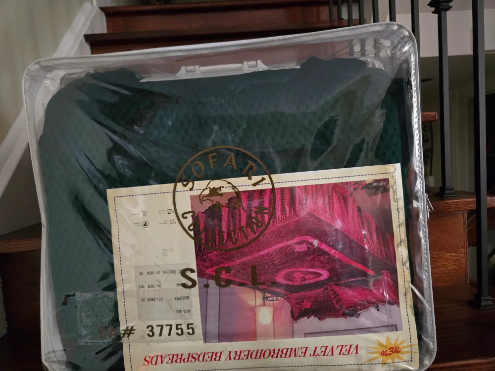 New Green Velvet Embroidered Bedspread Set image indicator(3)