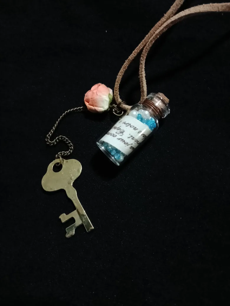 Set of 4 Unique Necklaces and bracelets image indicator(4)