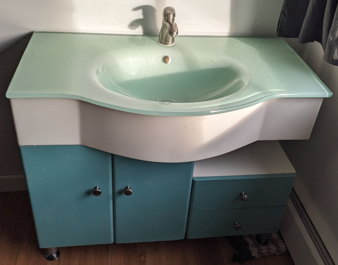 Bathroom cabinet + glass sink + faucet #ThriftyPicks - photo 3