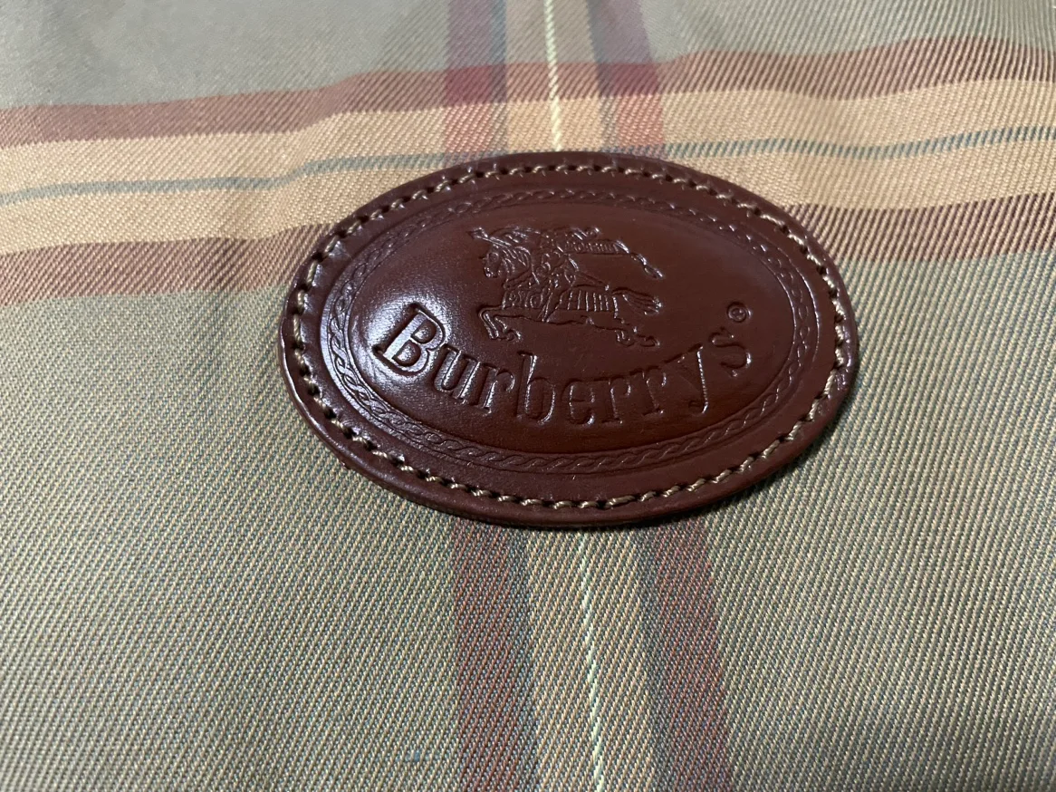 Burberry's Travel Bag image indicator(4)