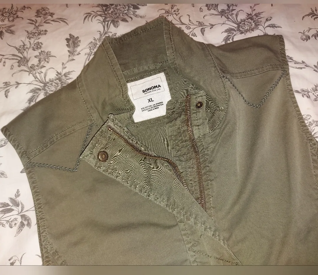 Sonoma Green Utility Vest image indicator(4)