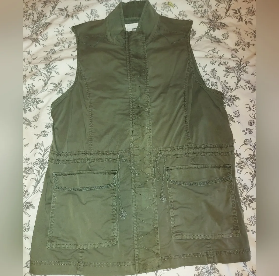 Sonoma Green Utility Vest image indicator(5)