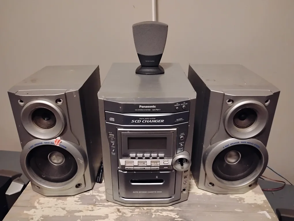 Panasonic 5CD Changer Stereo System thumbnail