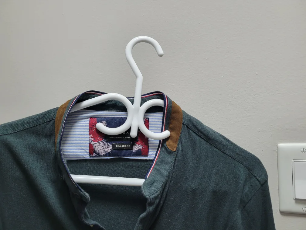 Zara Men's Green Long Sleeve Shirt with Patches image indicator(7)