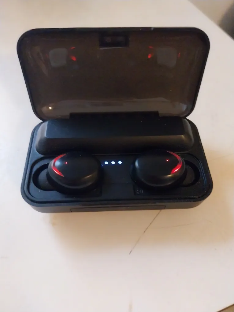 Wireless Bluetooth Earbuds image indicator(2)