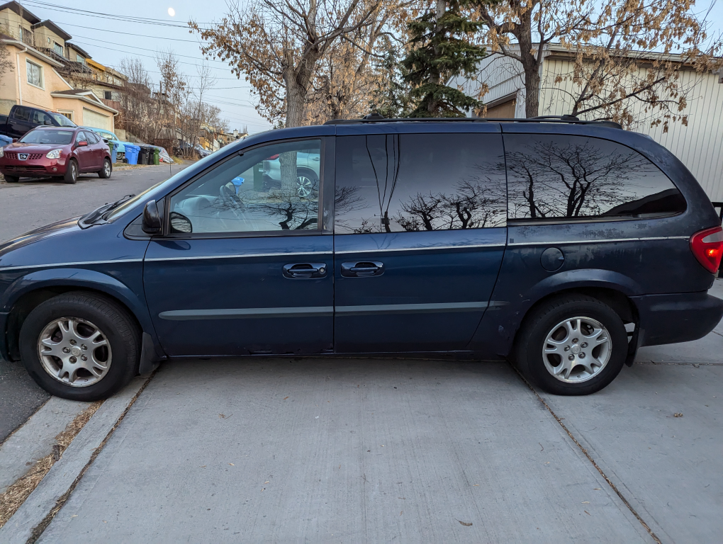 2002 Dodge Grand Caravan - photo 4