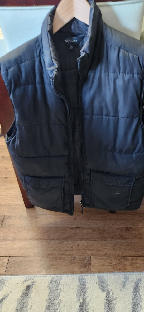 Men's Black Puffer Vest Size 40 M/M