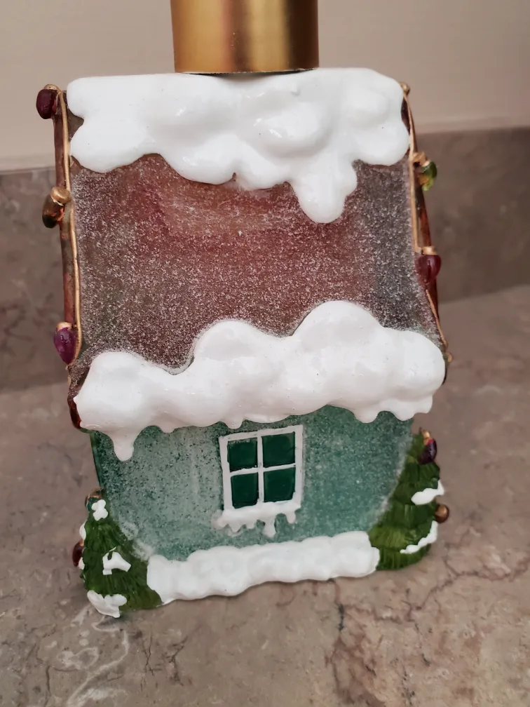 Vintage Christmas House Soap Dispenser image indicator(3)