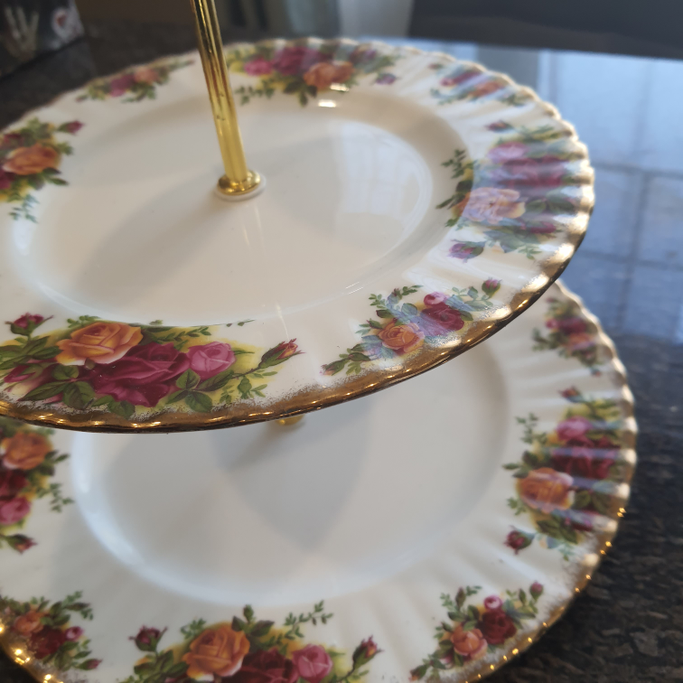 Royal Albert Old Country Roses Three Tier Cake Stand - photo 3