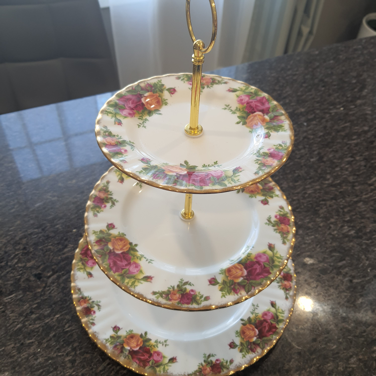 Royal Albert Old Country Roses Three Tier Cake Stand - photo 4
