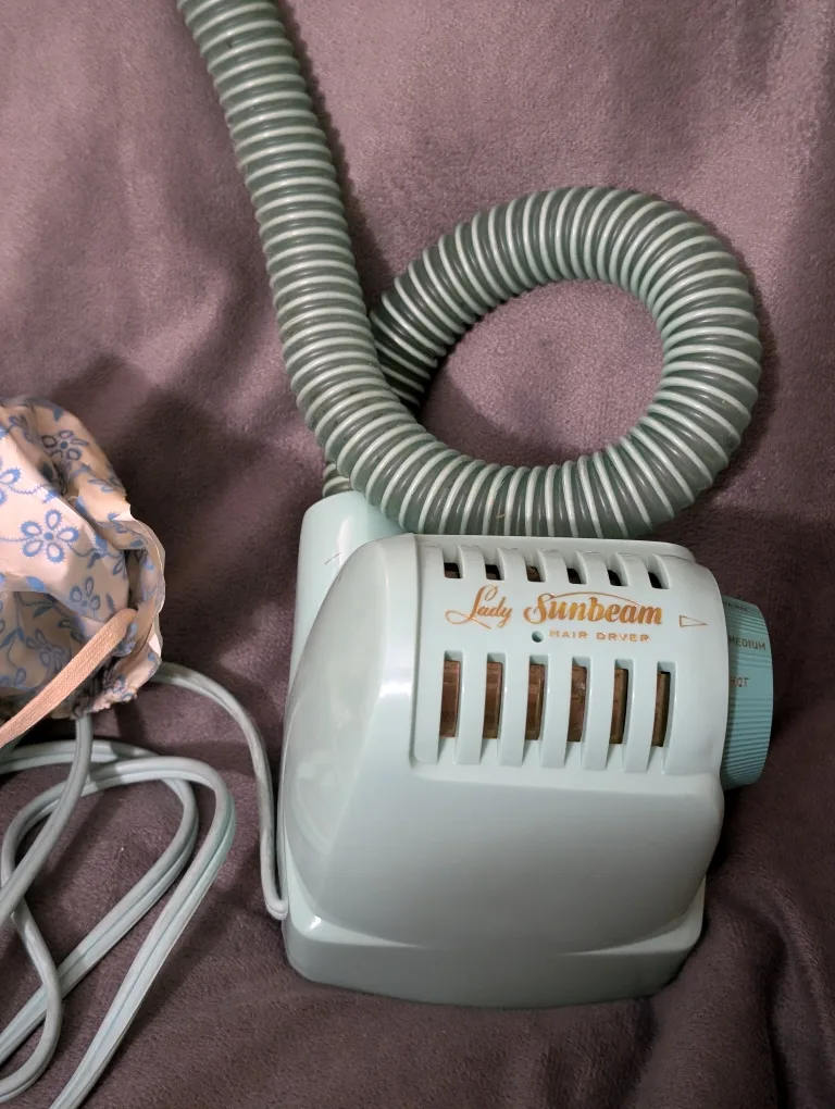 Vintage 1960s Lady Sunbeam Hair Dryer Complete with Original Box image indicator(3)