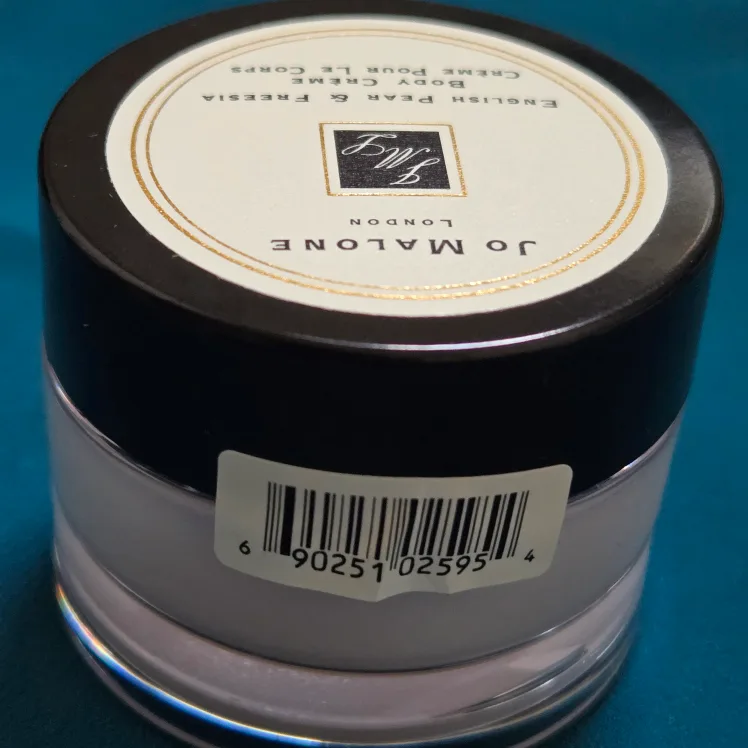 Jo Malone #freecycle mini English Pear & Freesia Body Creme image indicator(2)