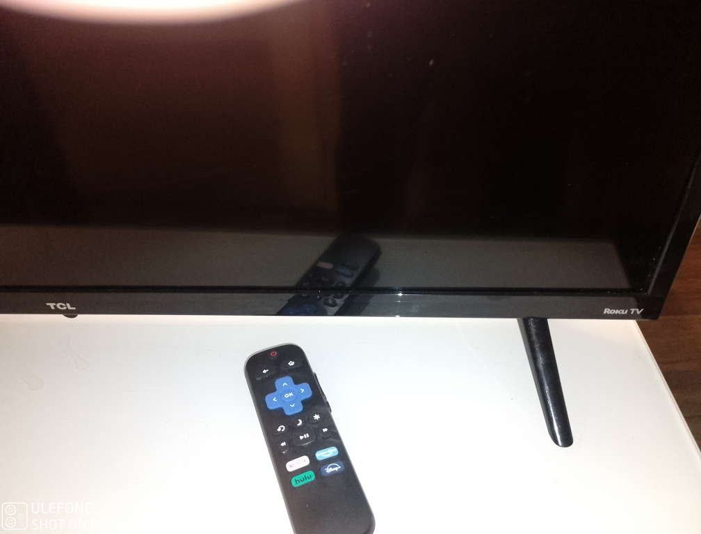 TCL Roku TV 32" - photo 2