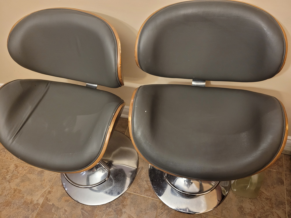 Set of 2 Bar Stools $35 each - photo 5