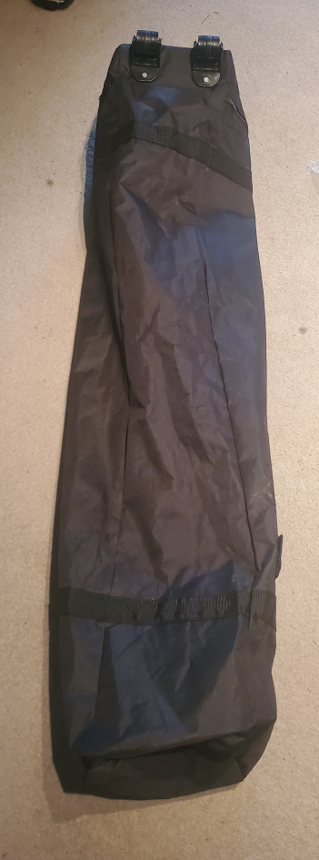 Portable net bag with wheels