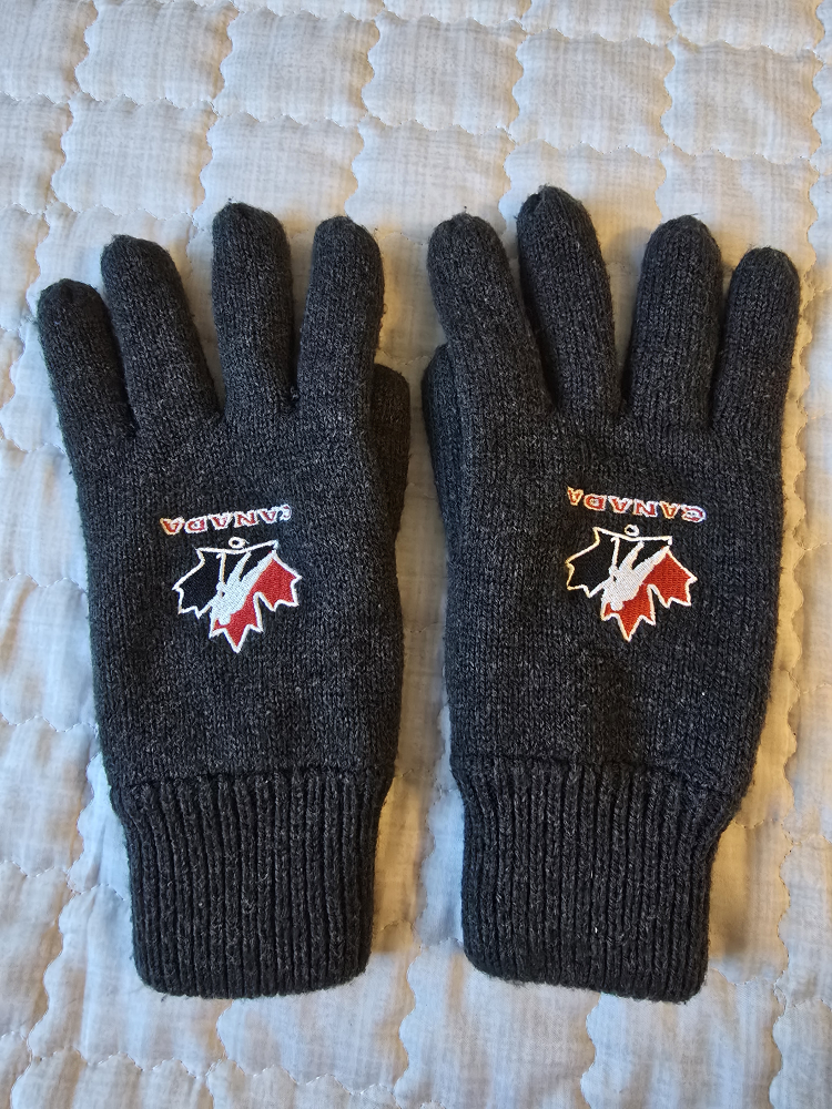 Canada Winter Gloves