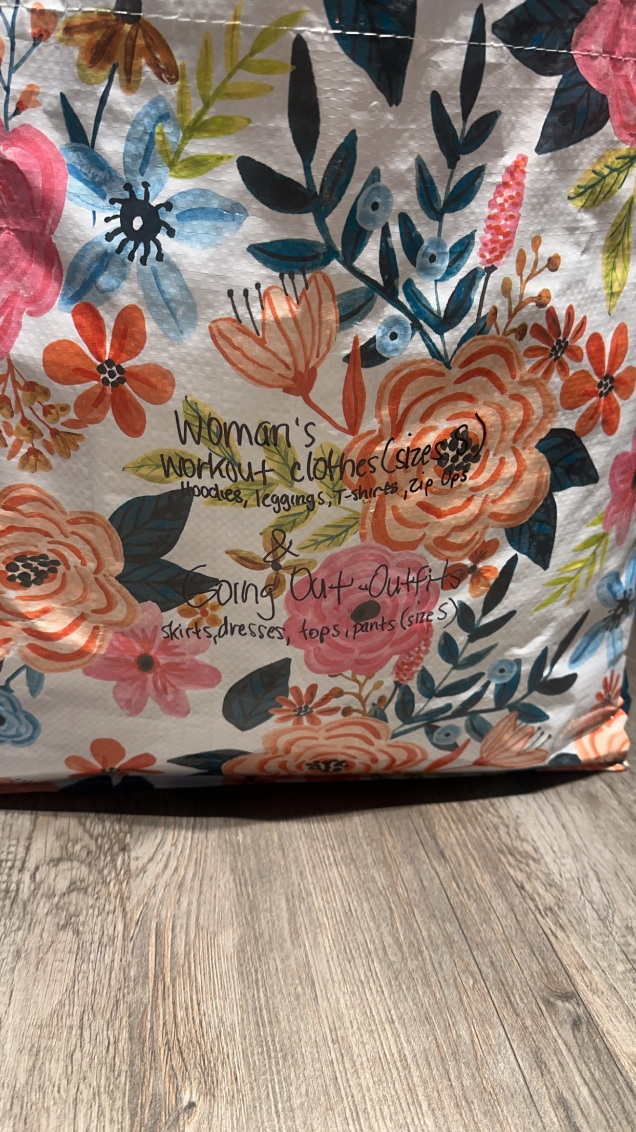 Tote Bag Full of Women's Clothing - photo 5