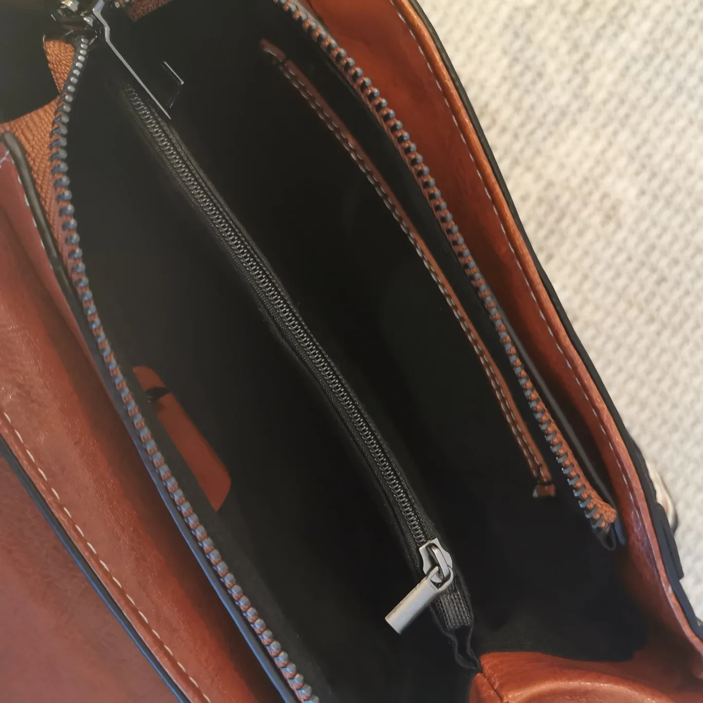 Brand New Brown Leather Shoulder Bag & Handbag image indicator(7)