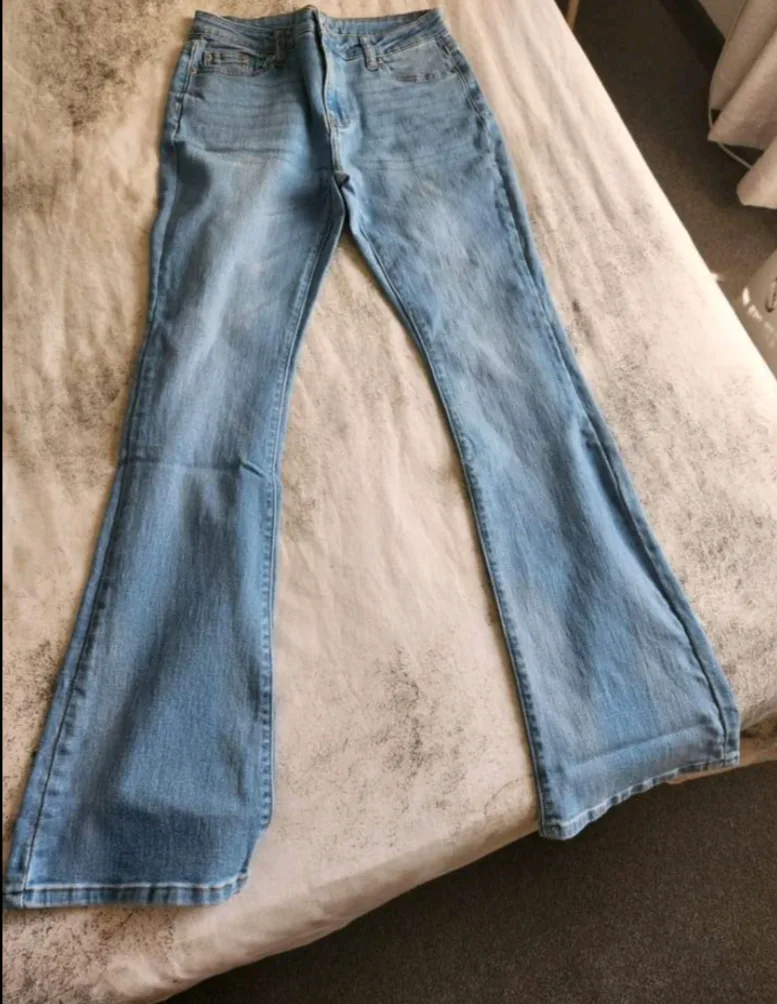 SHEIN Light Wash Flare Bootcut Style Jeans image indicator(9)