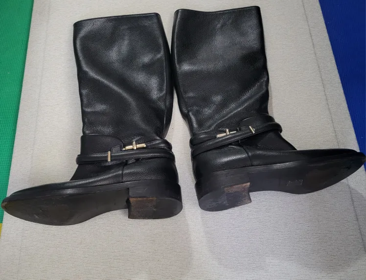 BALENCIAGA Black Leather Knee-High Boots image indicator(2)