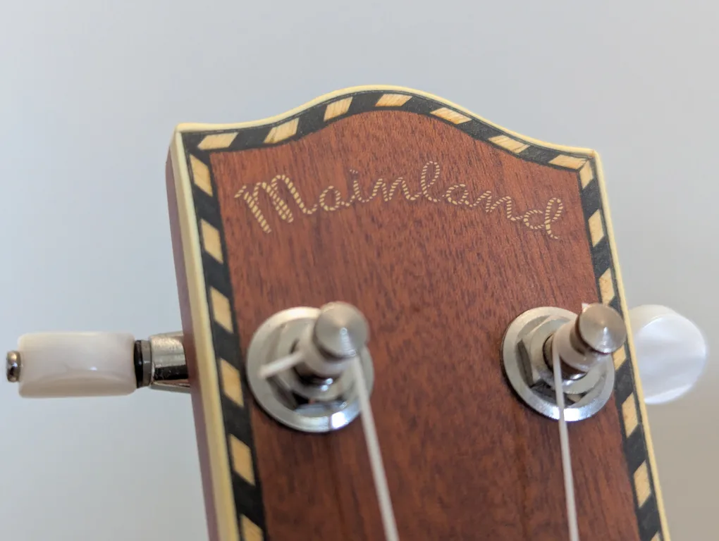Mainland Soprano Ukulele in solid mahogany image indicator(7)