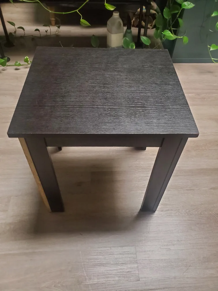 Small Square End Table thumbnail