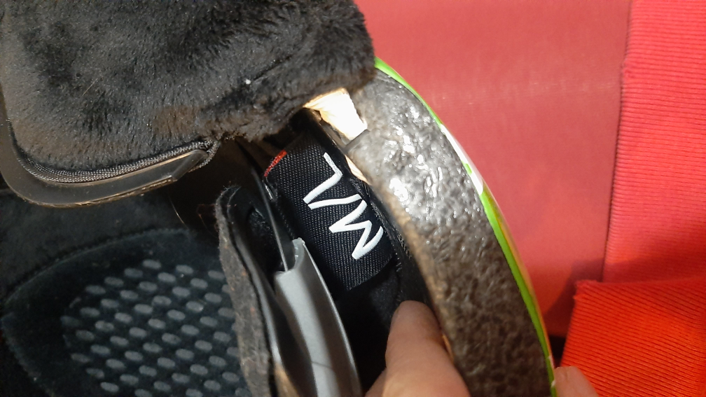 GIRO kids ski helmet - photo 3