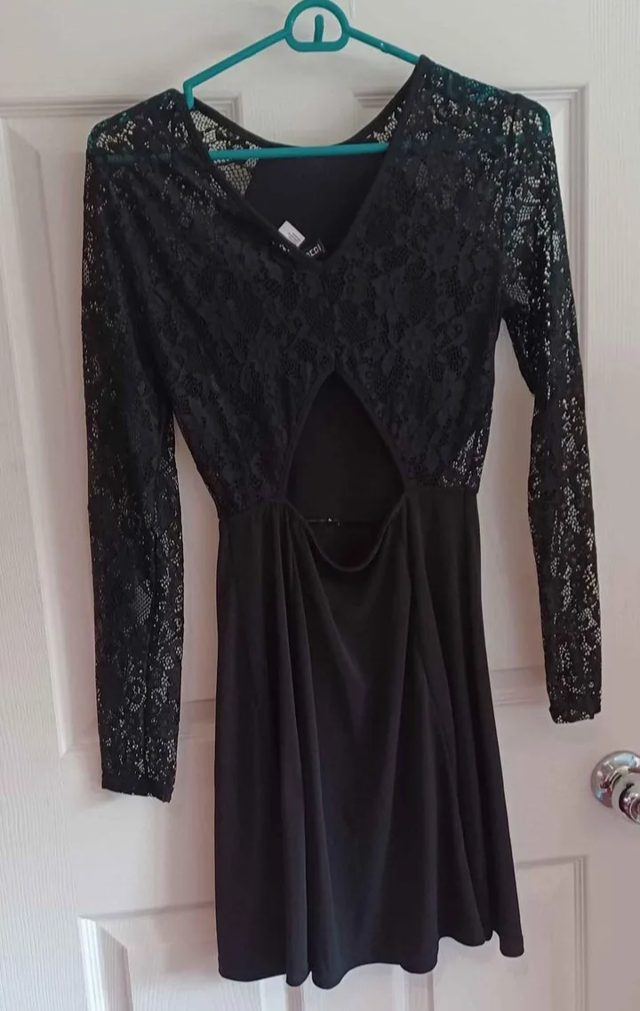 Black Lace Long Sleeve Back Open Dress image indicator(2)