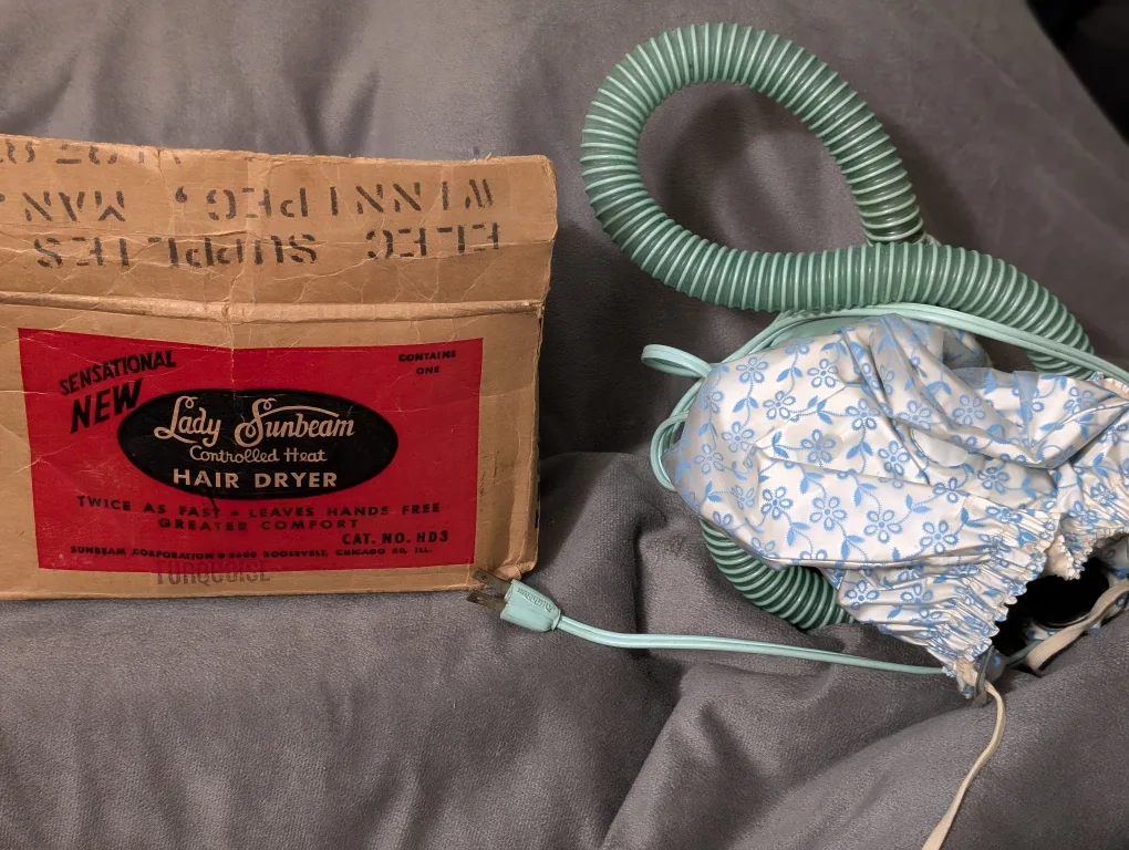 Vintage 1960s Lady Sunbeam Hair Dryer Complete with Original Box image indicator(5)