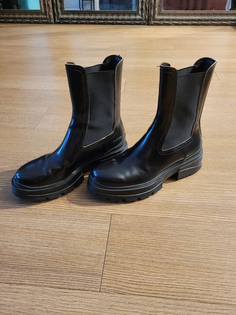 Zara lug sole black ankle boots thumbnail