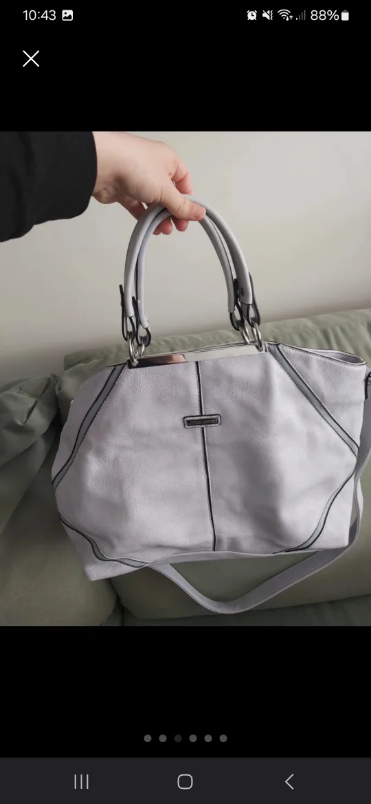 Light blueish grey purse image indicator(3)