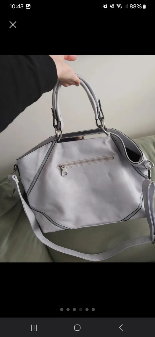 Light blueish grey purse image indicator(4)