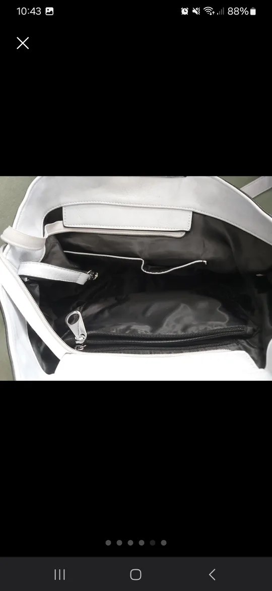 Light blueish grey purse image indicator(5)