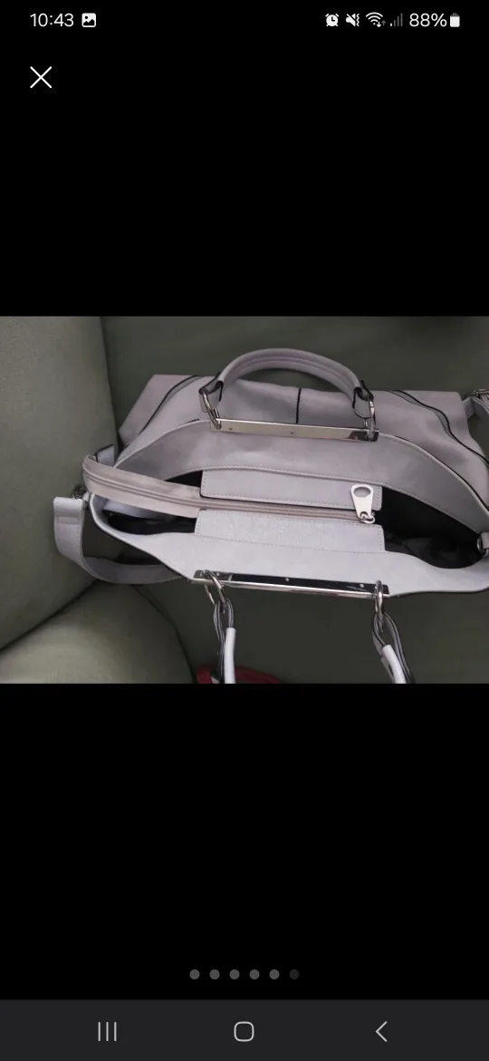 Light blueish grey purse image indicator(6)