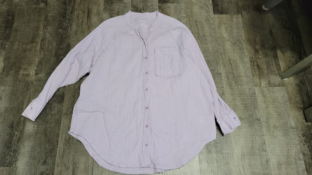 aerie ladies size.medium  Button Down Shirts