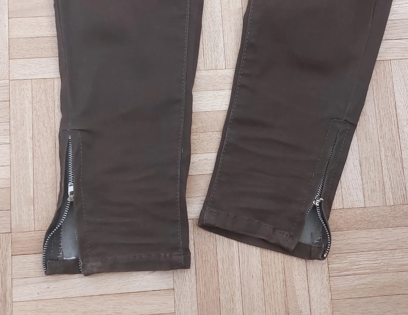 Dark brown Skinny Jeans with Zipper Detail image indicator(2)