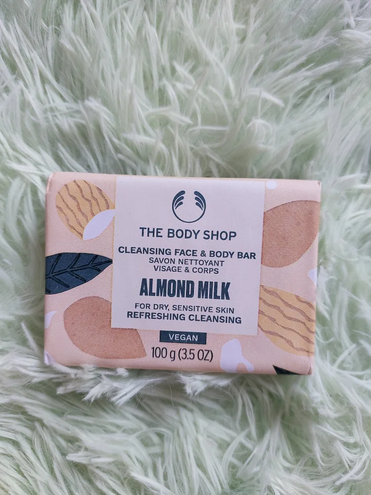 The Body Shop Almond Milk Skincare Gift Set image indicator(5)