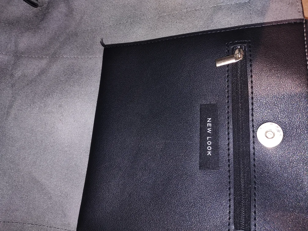 New Look Black Tote Bag with Red Straps image indicator(6)