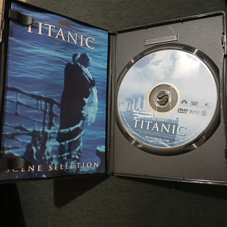 Titanic DVD Widescreen Collection #freecycle image indicator(2)