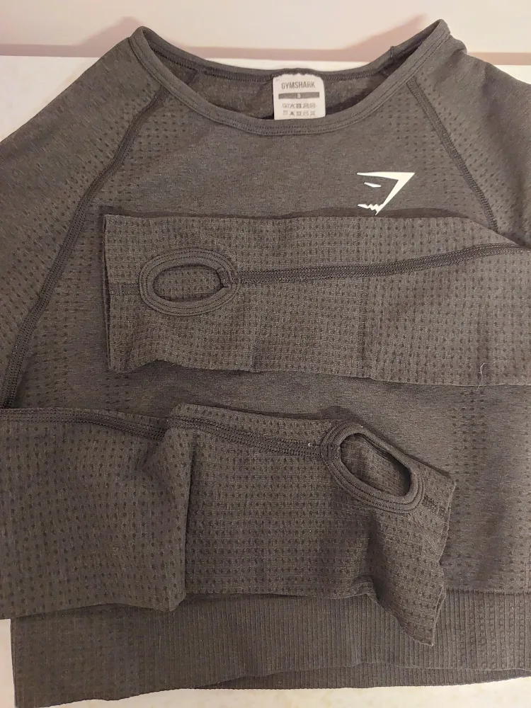 Gymshark black crop top vital seamless 2.0 image indicator(2)