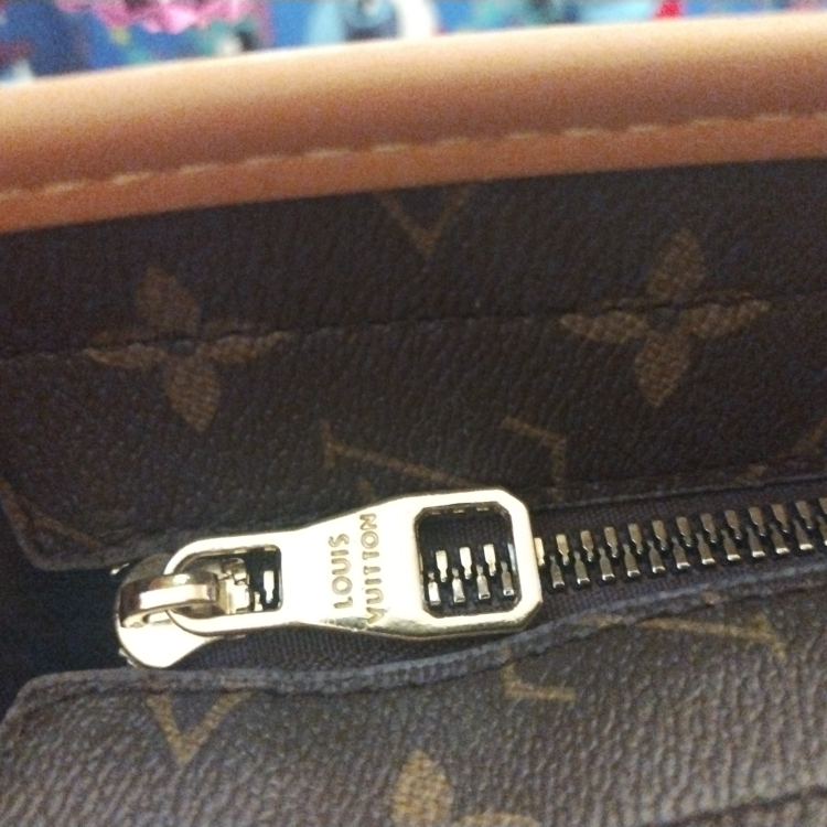LV Monogram Tote Bag - photo 3